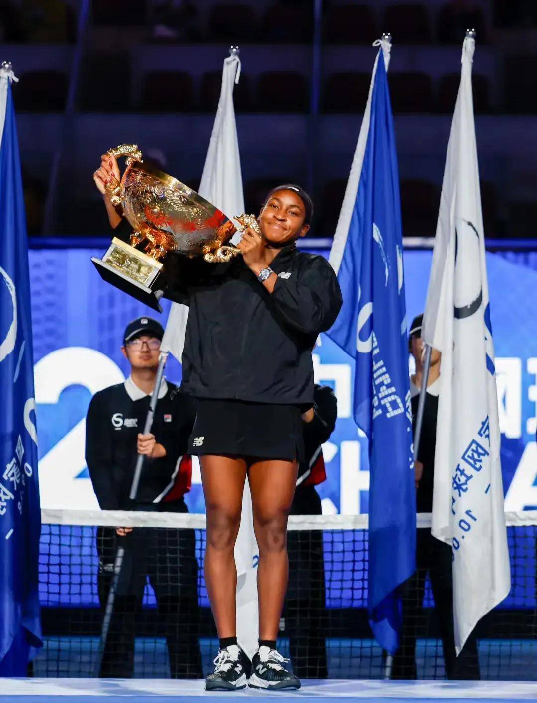 空接暴扣 空接暴扣